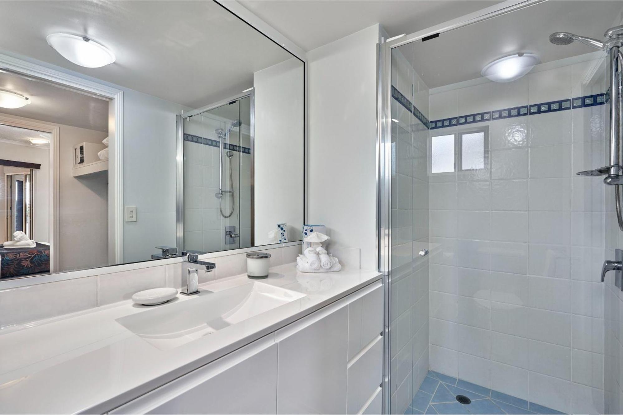 קאירנס North Cove Waterfront Suites מראה חיצוני תמונה